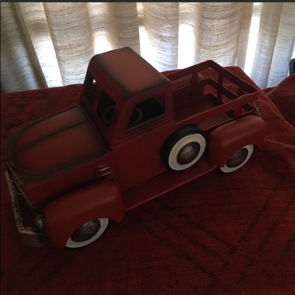 ONLY 1 LEFT! Rustic metal truck - Picture 5 of 5